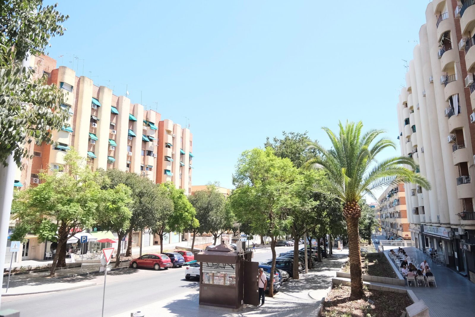 Un paseo en imágenes por el barrio cordobés del Parque Cruz Conde a finales de agosto