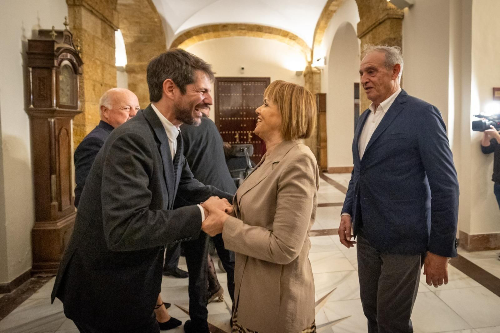 Las imágenes de la cena de los premiados con la Medalla de Oro de las Bellas Artes en la Diputación de  Cádiz