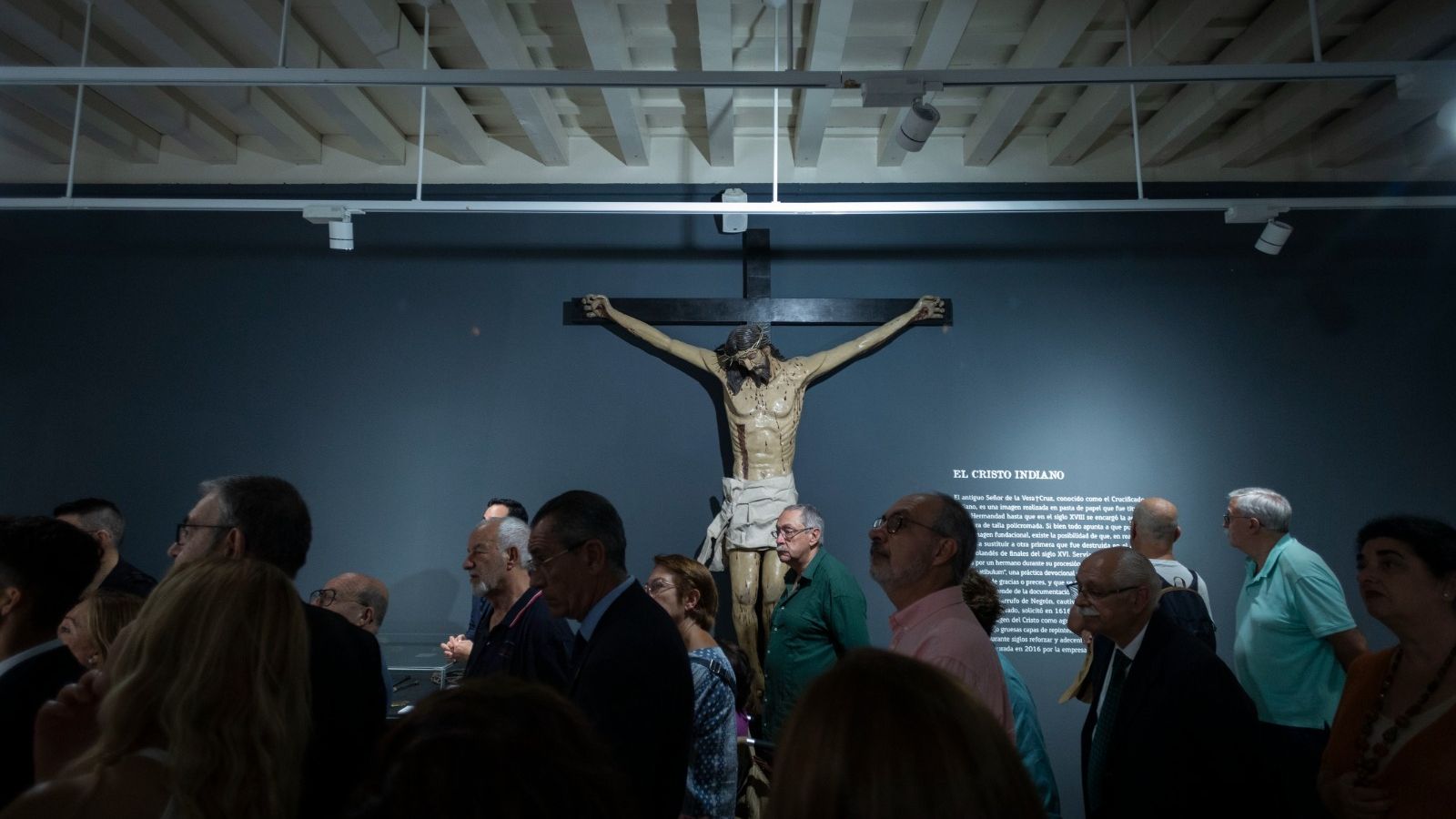 El antiguo Crucificado de la Vera-Cruz, en la exposición inaugurada el viernes en la Fundación Cajasol.