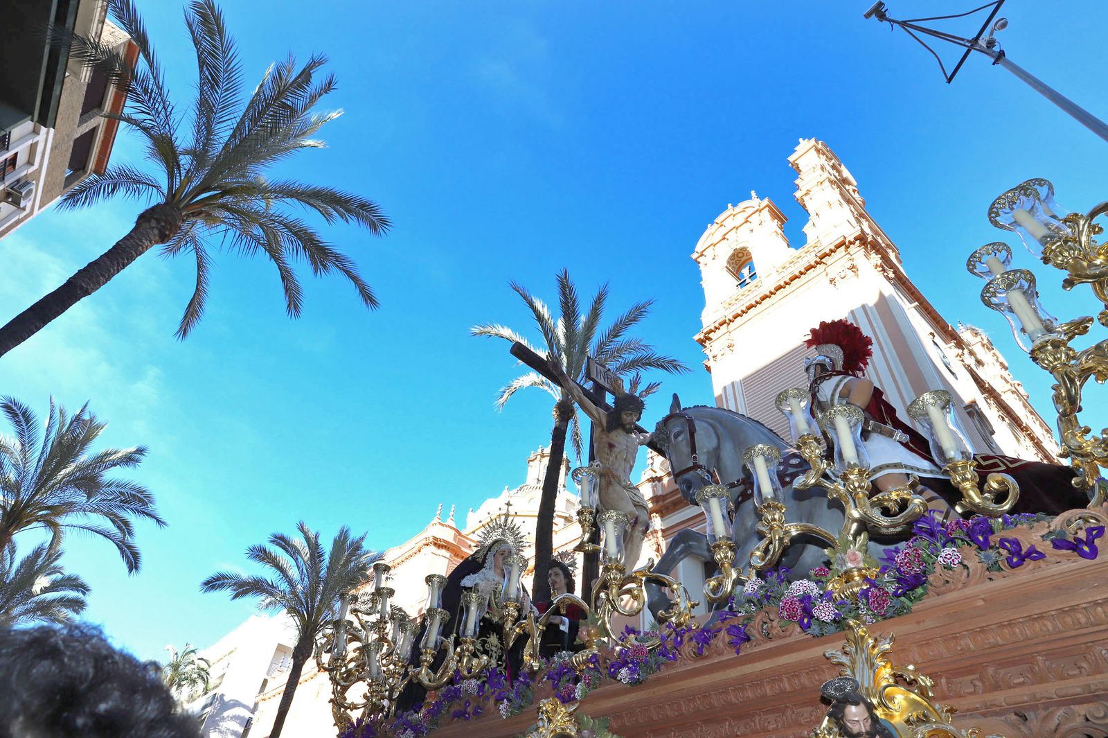 Imágenes de la procesión de la hermandad de la Lanzada de Huelva