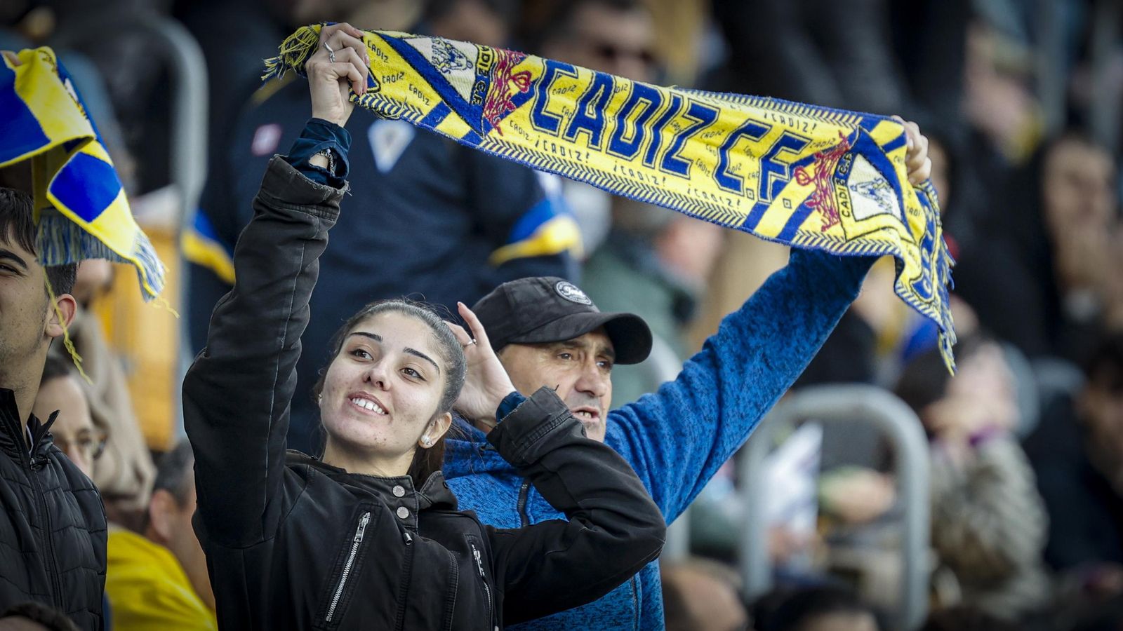 Búscate entre las fotos del partido de fútbol Cádiz CF - Albacete Balompié