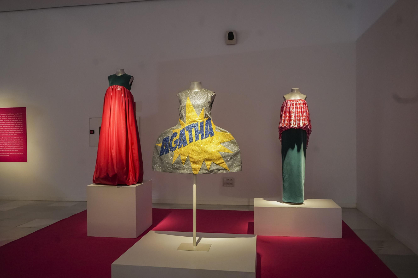 Agatha Ruiz de la Prada expone en Granada una retrospectiva de sus últimos 35 años de carrera, en imágenes