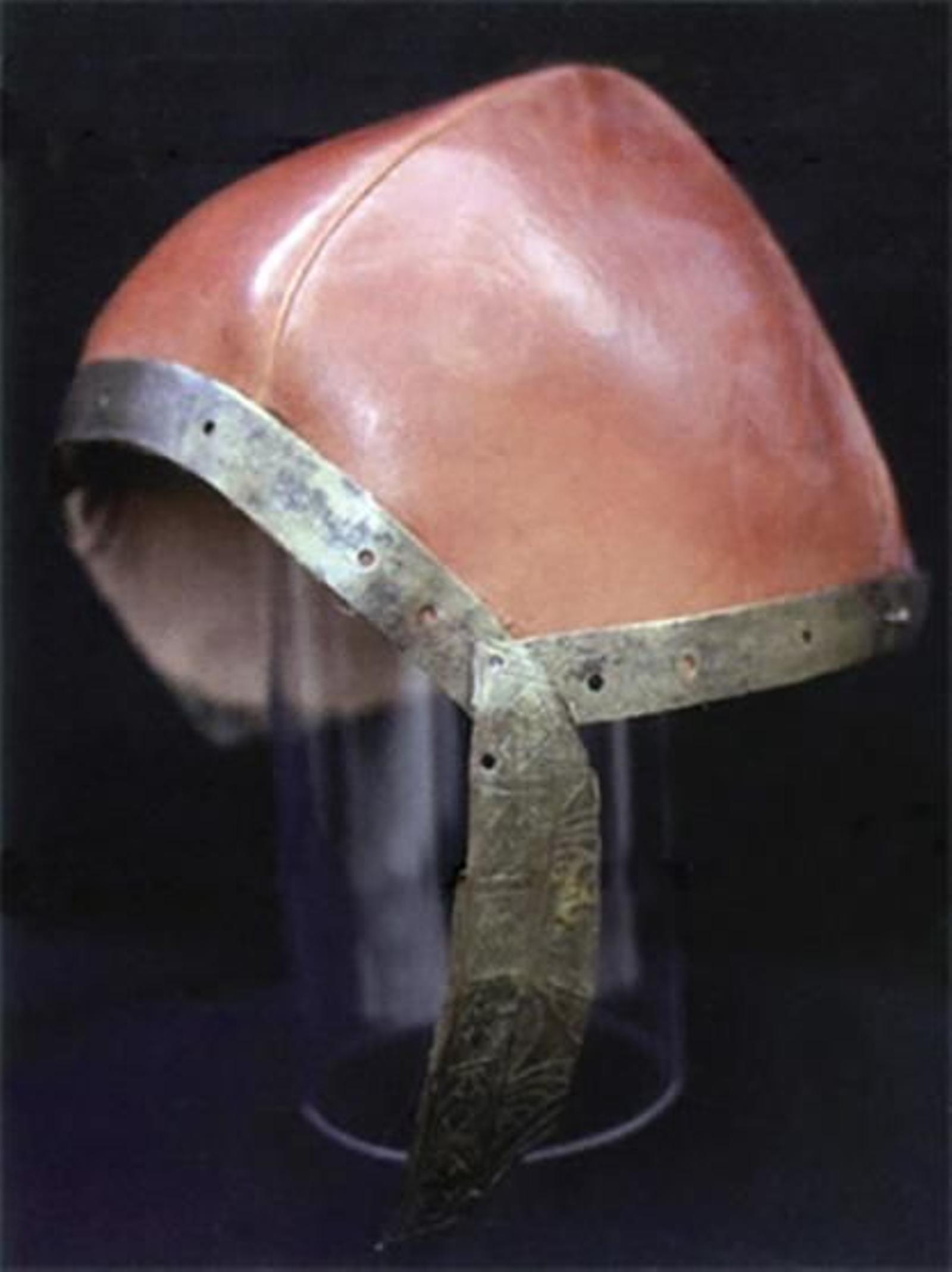 Casco musulmán de los siglos XIII o XIV hallado en aguas de la bahía de Algeciras.