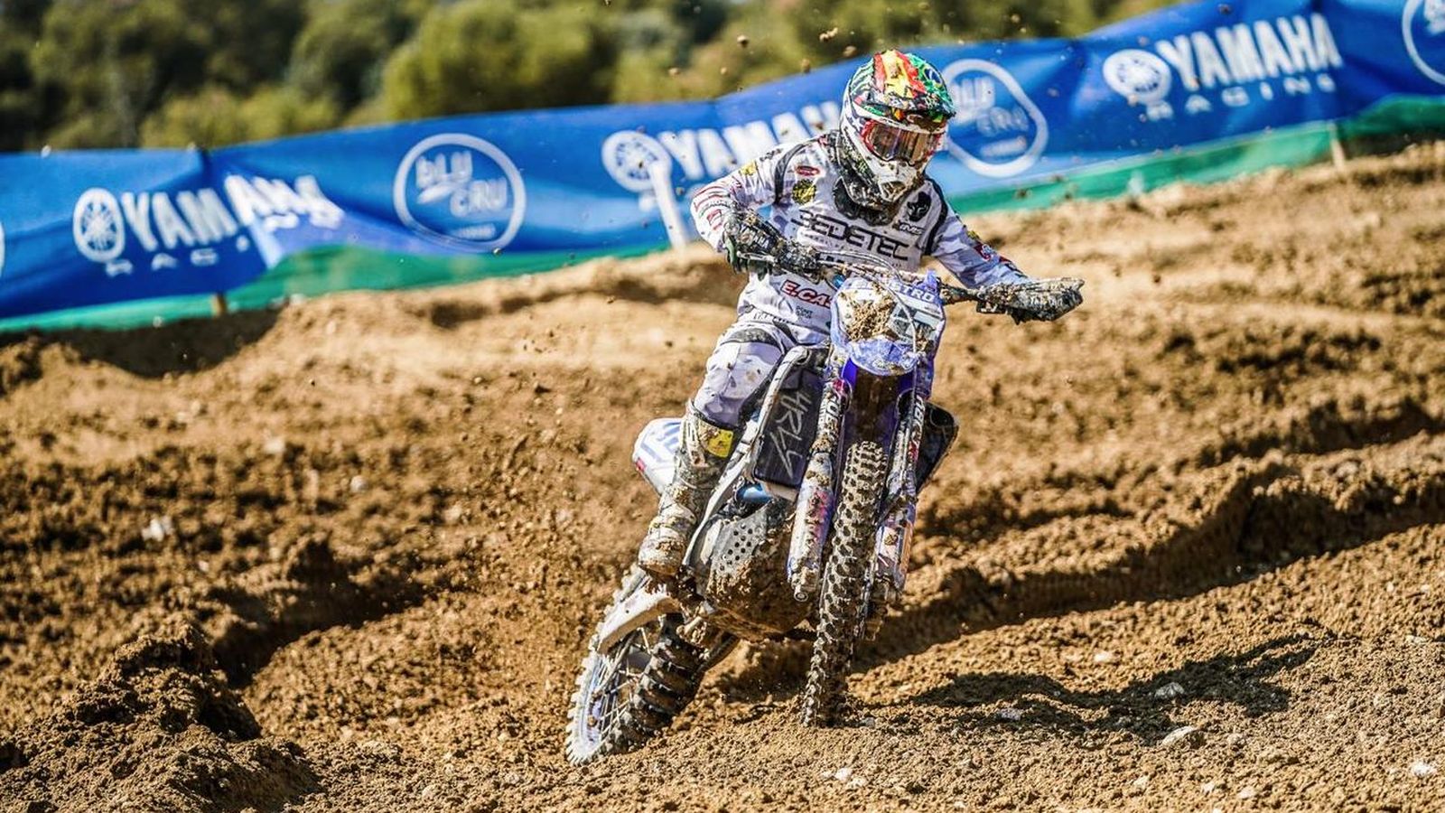 El bravo piloto sevillano, Carlos Campano, afrontó un fin de semana repleto de dificultades que le alejaron del podio.