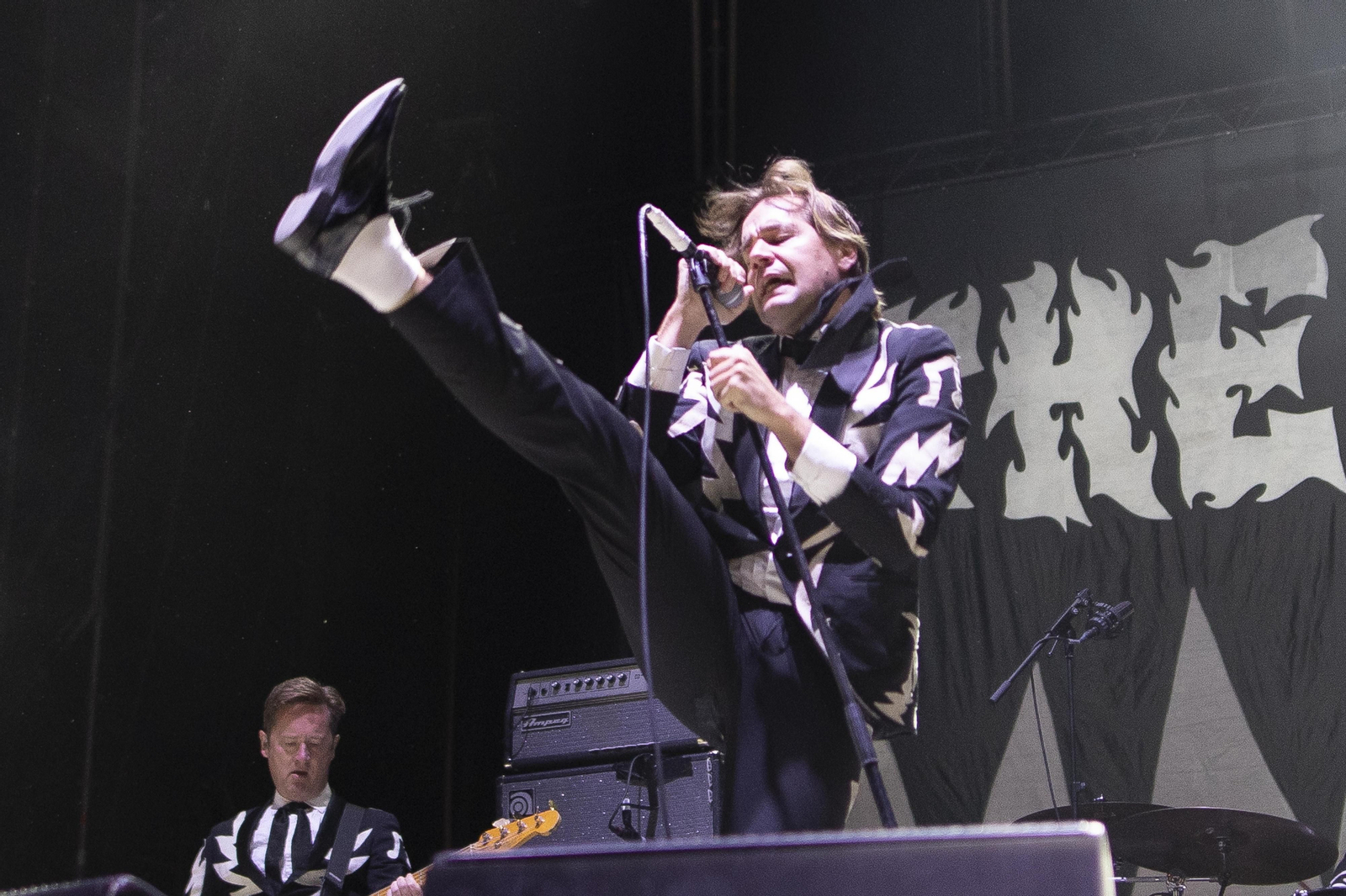 The Hives, anoche