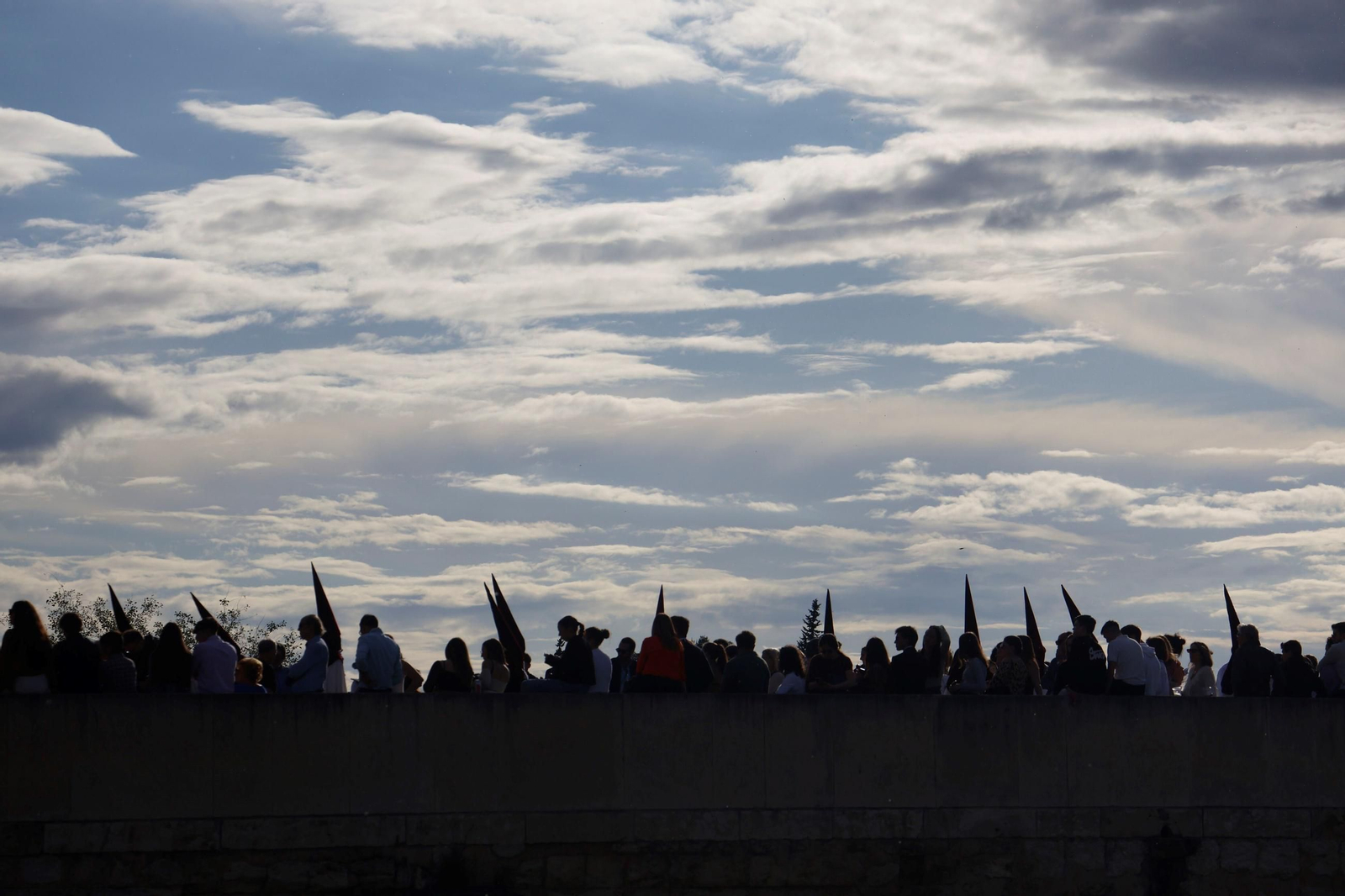La procesión de la Vera-Cruz en este Domingo de Ramos de Córdoba, en imágenes