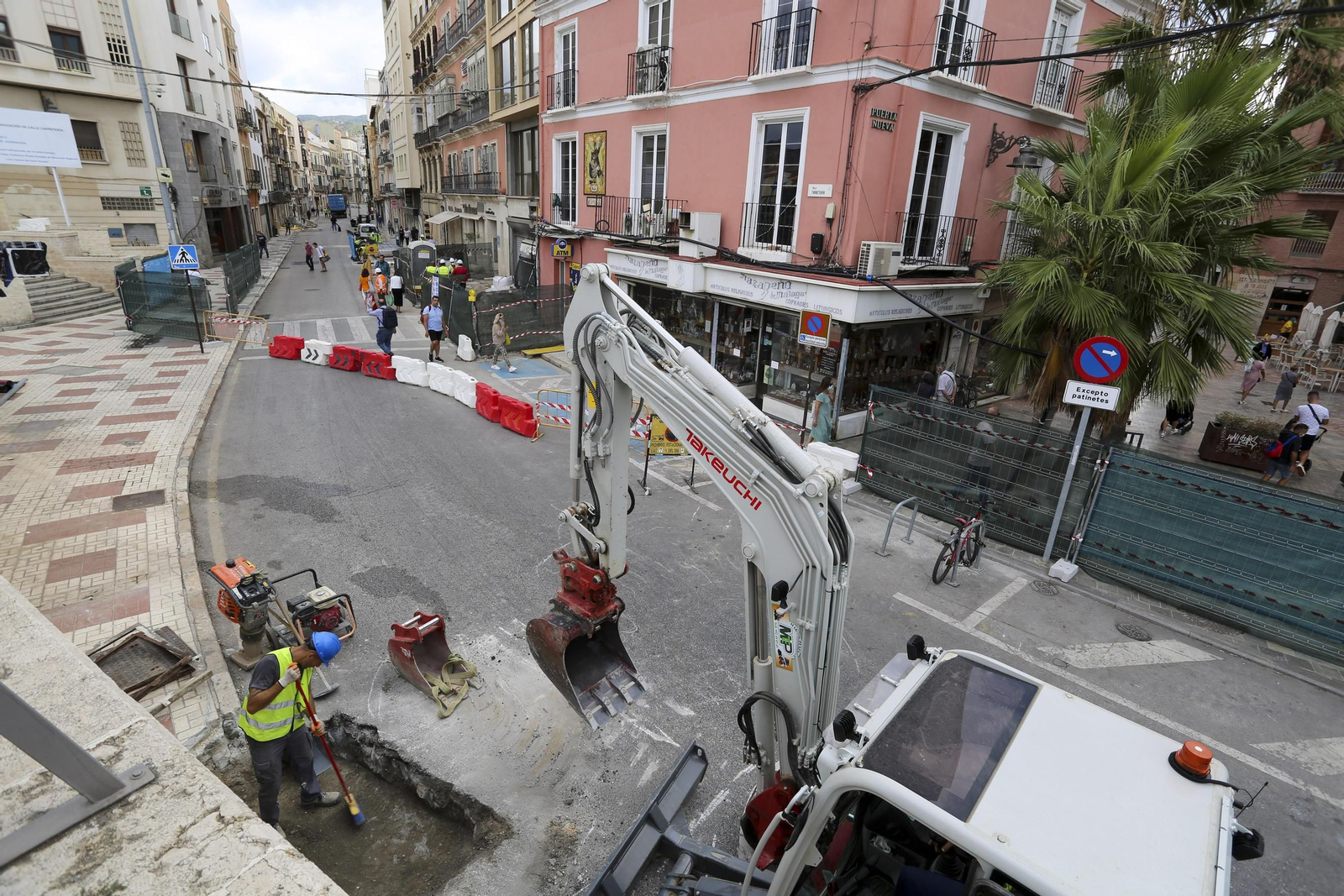 La calle Carretería de Málaga ya está en obras, en fotos