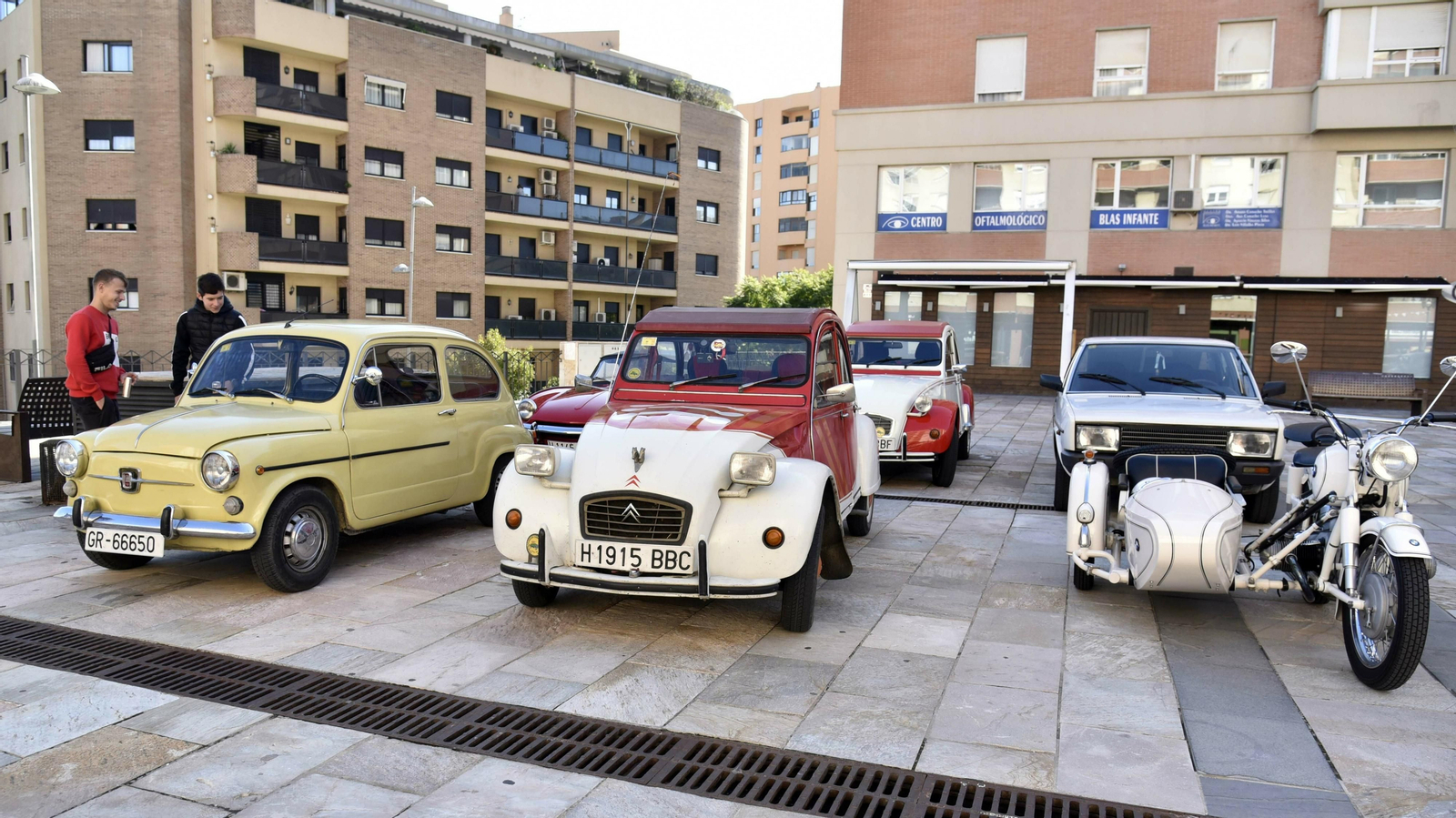Las fotos del segundo circuito de Coches  Clasicos de Algeciras