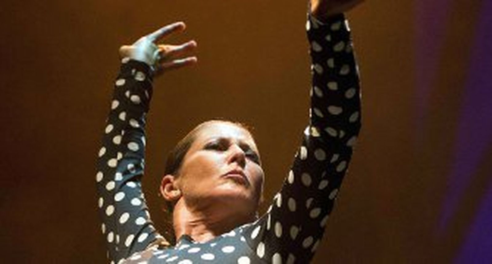 Sara Baras (San Fernando, 1971), en una reciente representación de 'Voces'. / EFE