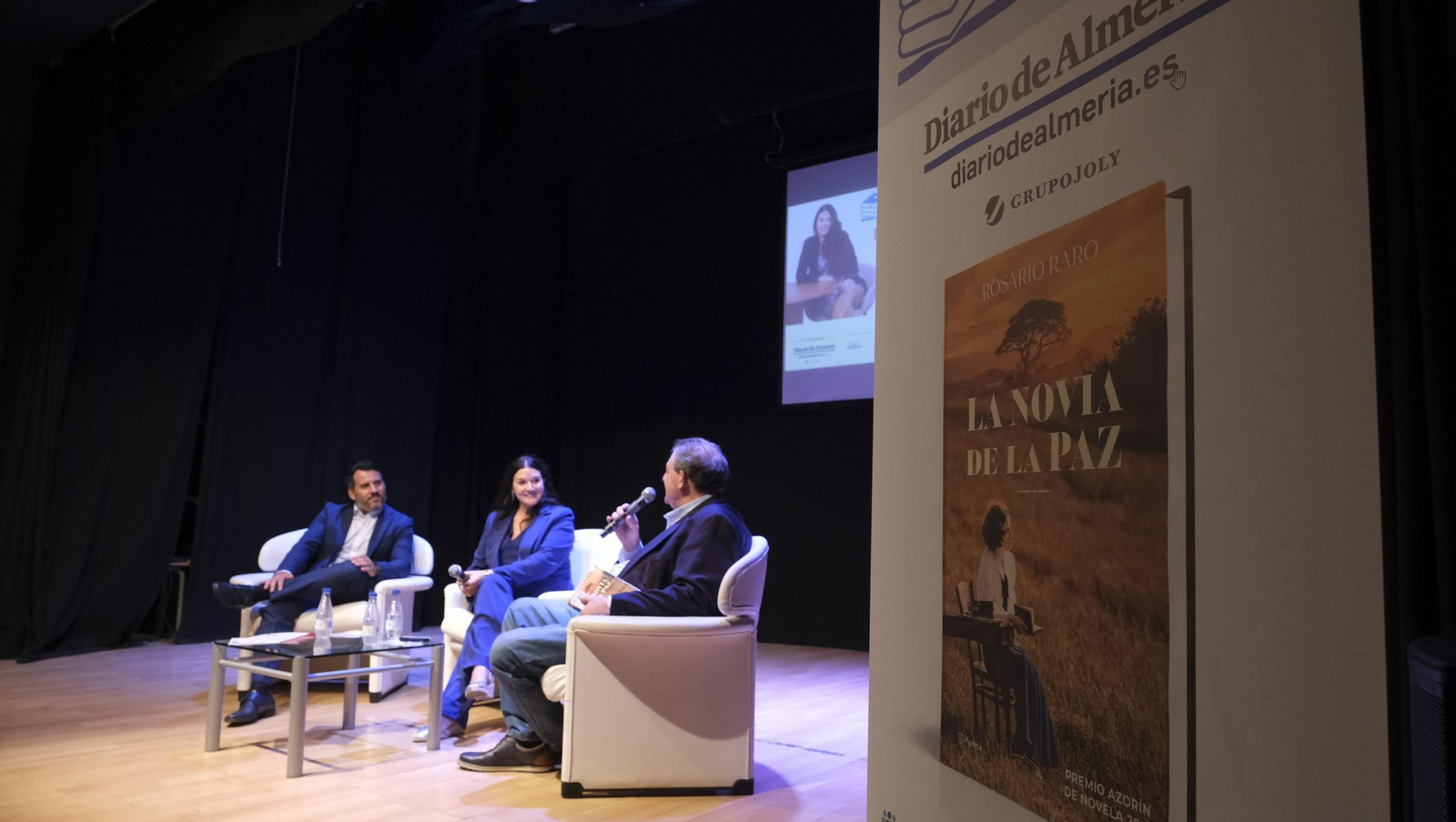 Las imágenes del Diario de los Libros con la escritora Rosario Raro