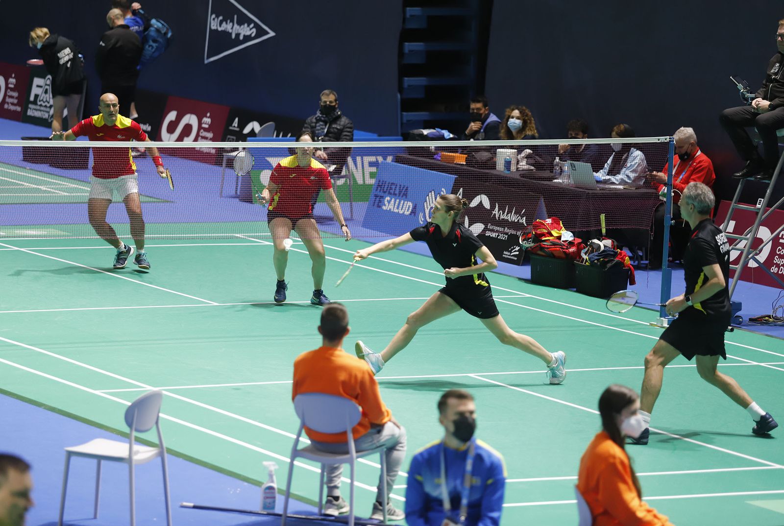 Imágenes del primer día de competición del Mundial senior de bádminton de Huelva 2021