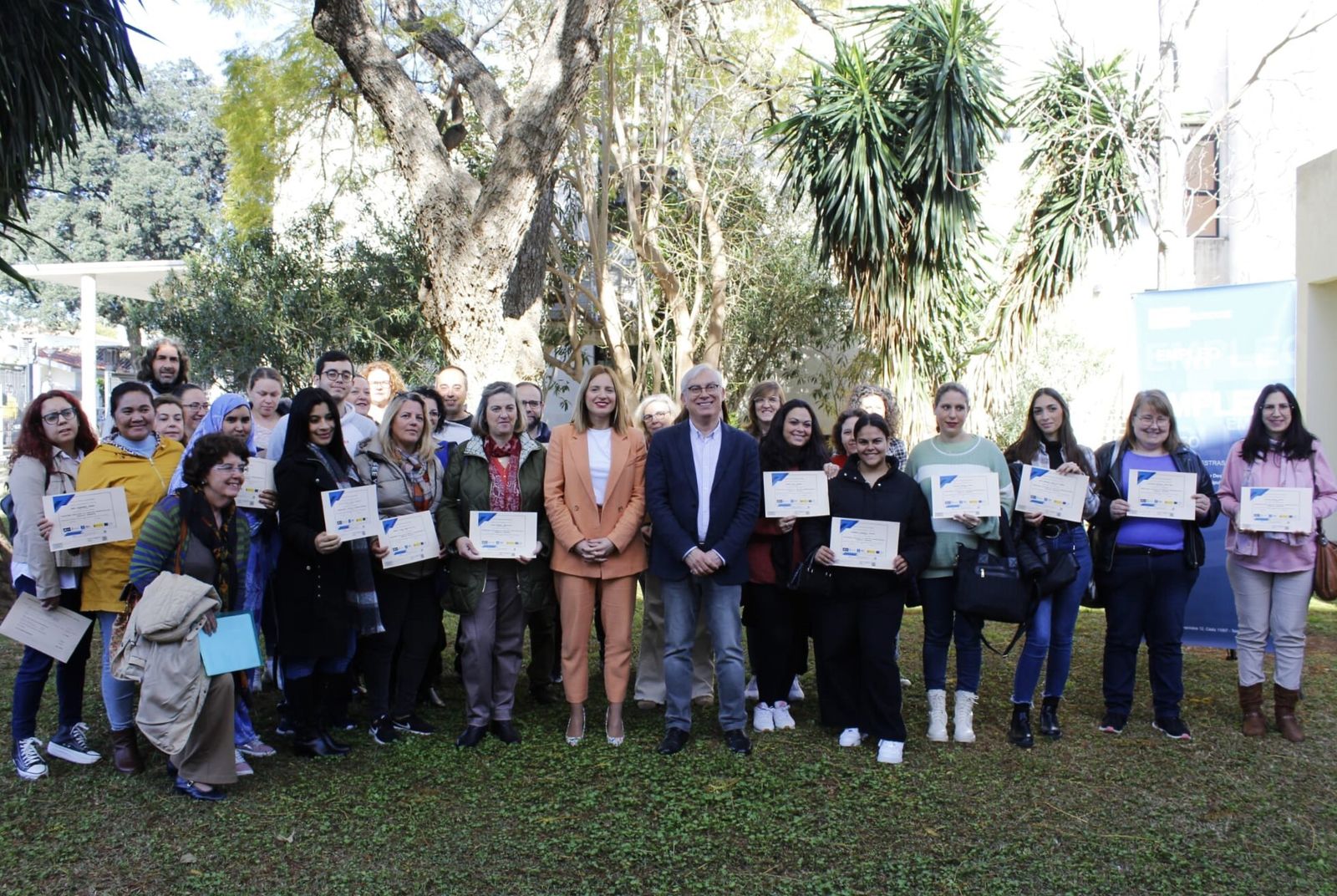 El delegado de Educación y Empleo, Juan Antonio Cabello, y la diputada provincial de Empleo, Ana Carrera, en el acto de clausura de Pórtico Dipuform@.