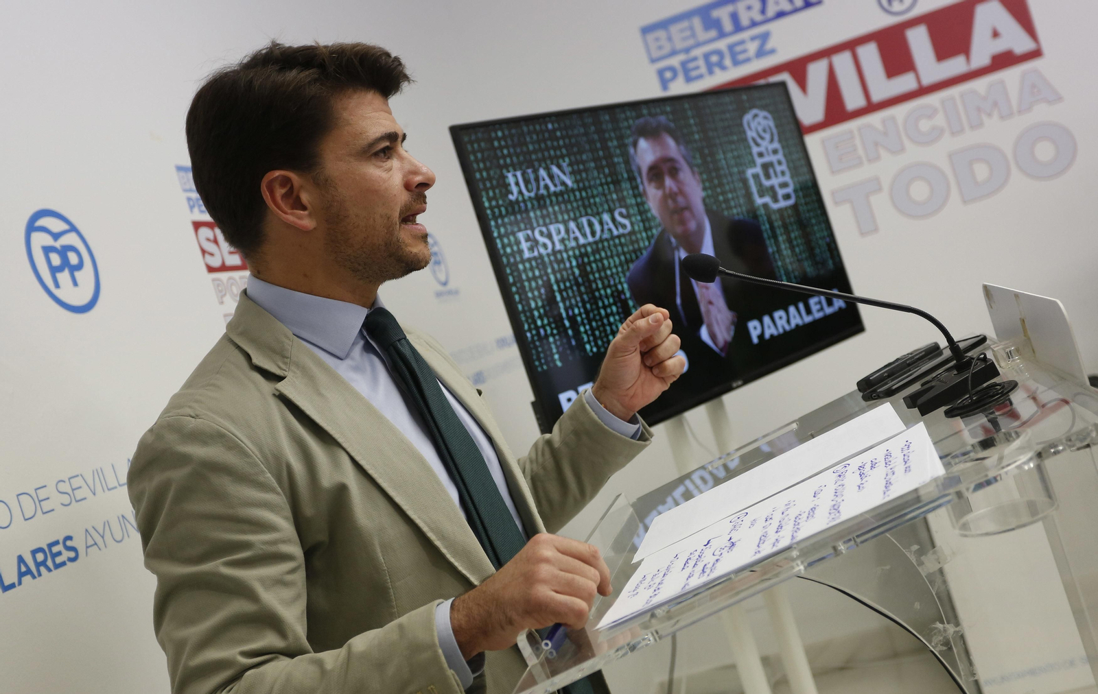 Beltrán Pérez durante la rueda de prensa ofrecida este lunes.