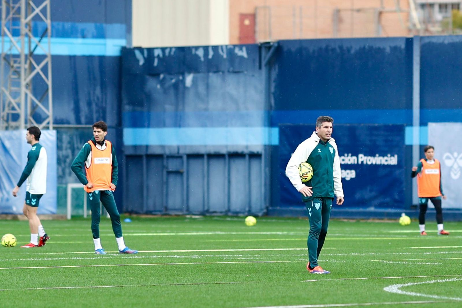 El Málaga CF ya juega el partido ante la Cultural Leonesa