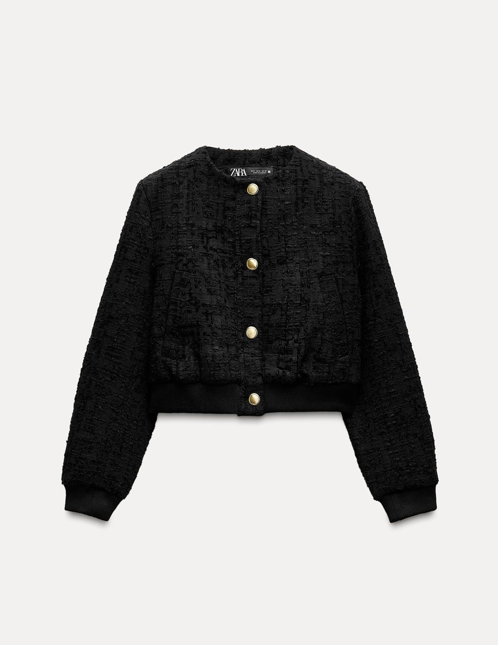 Chaqueta negra de Zara.