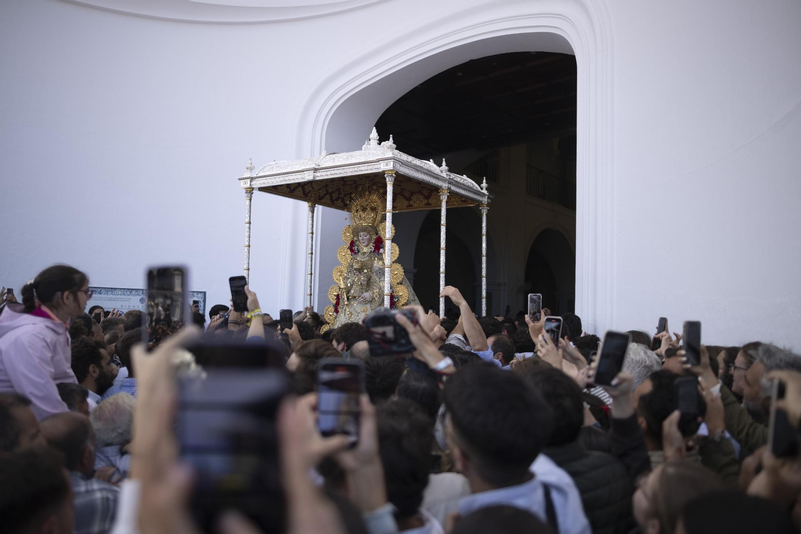 Las mejores imágenes de la procesión de la Virgen del Rocío en la aldea