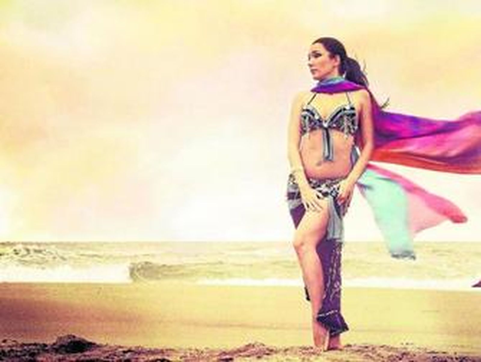 Cristina Samaniego es una de las grandes figuras de la Danza Oriental en España.