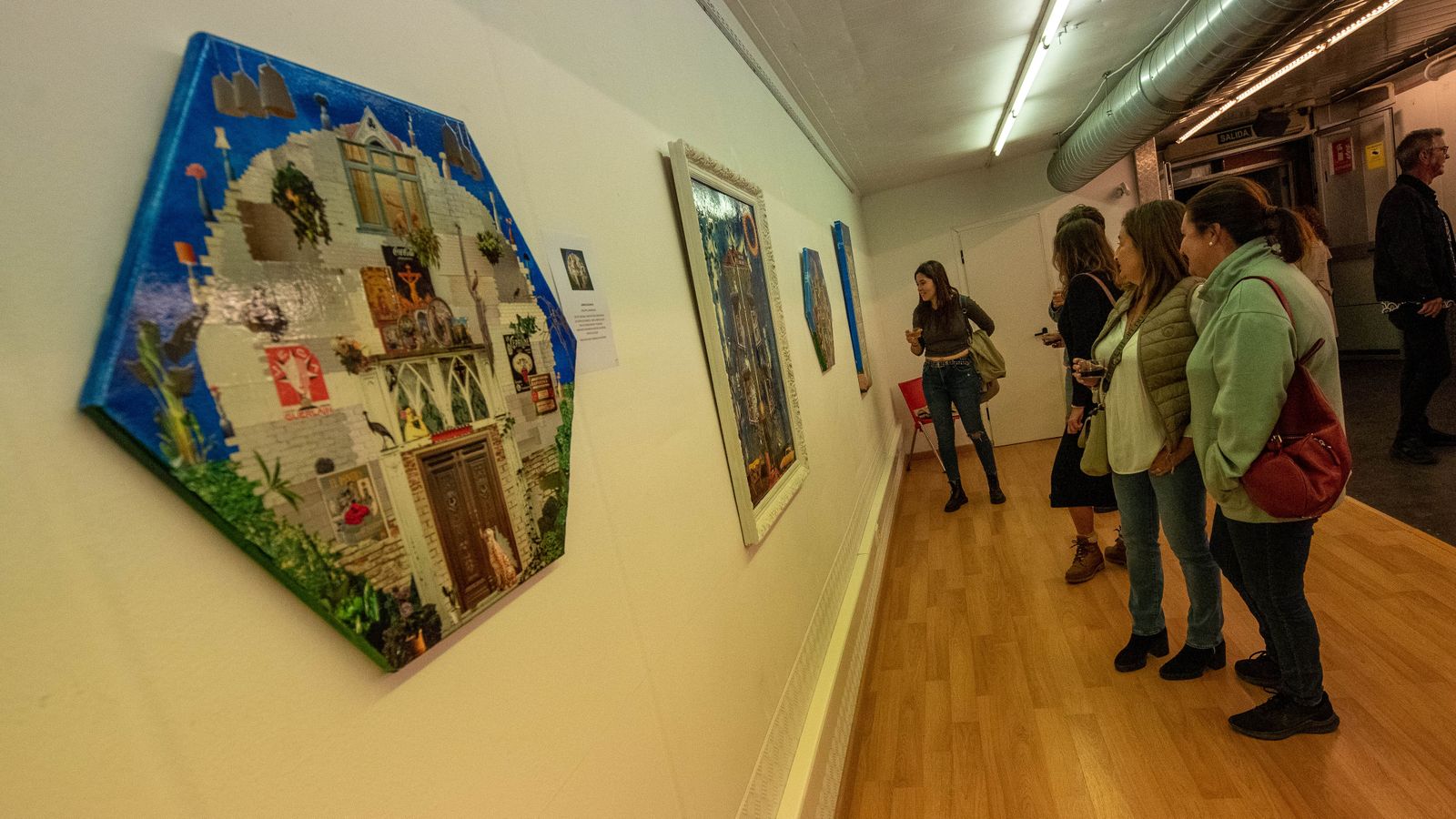 La inauguración de la exposición 'Arquitectura imposible' de Marga Guinea en Alcultura, en imágenes