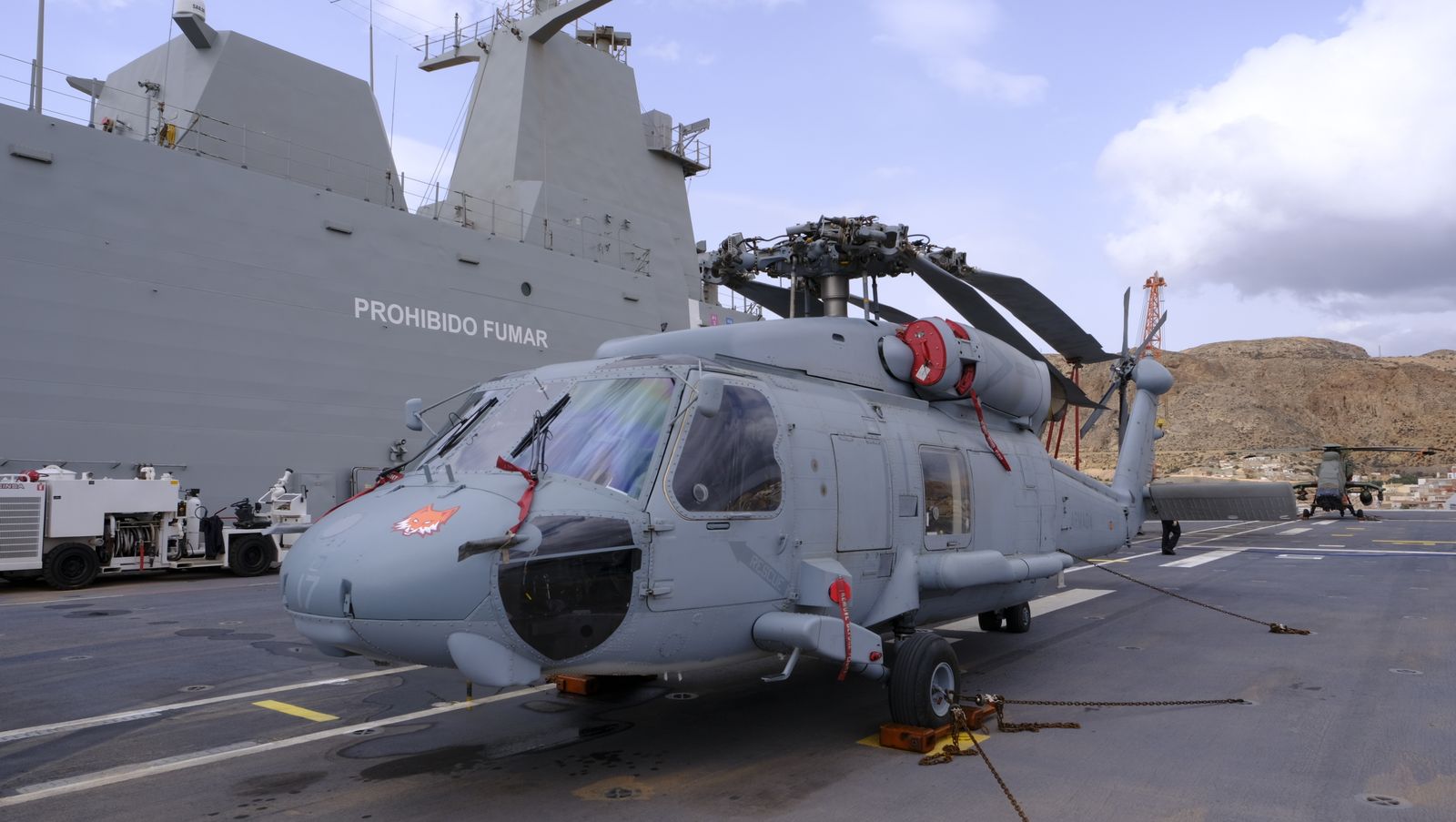 Fotogalería de la visita al portaaviones Juan Carlos I. Puerto de Almería.