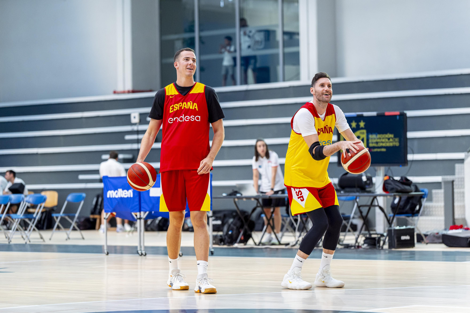 España vuelve a trabajar en Madrid con Alberto Díaz y Yankuba Sima España vuelve a trabajar en Madrid con Alberto Díaz y Yankuba Sima