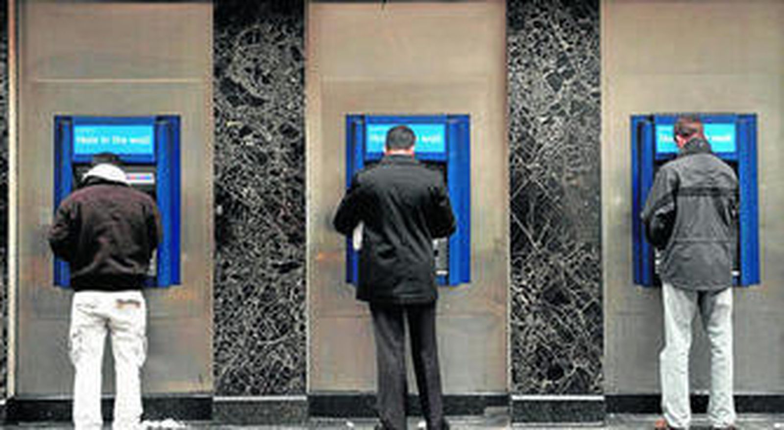 La lucha contra la exclusión financiera pasó a un segundo plano con la reestructuración.