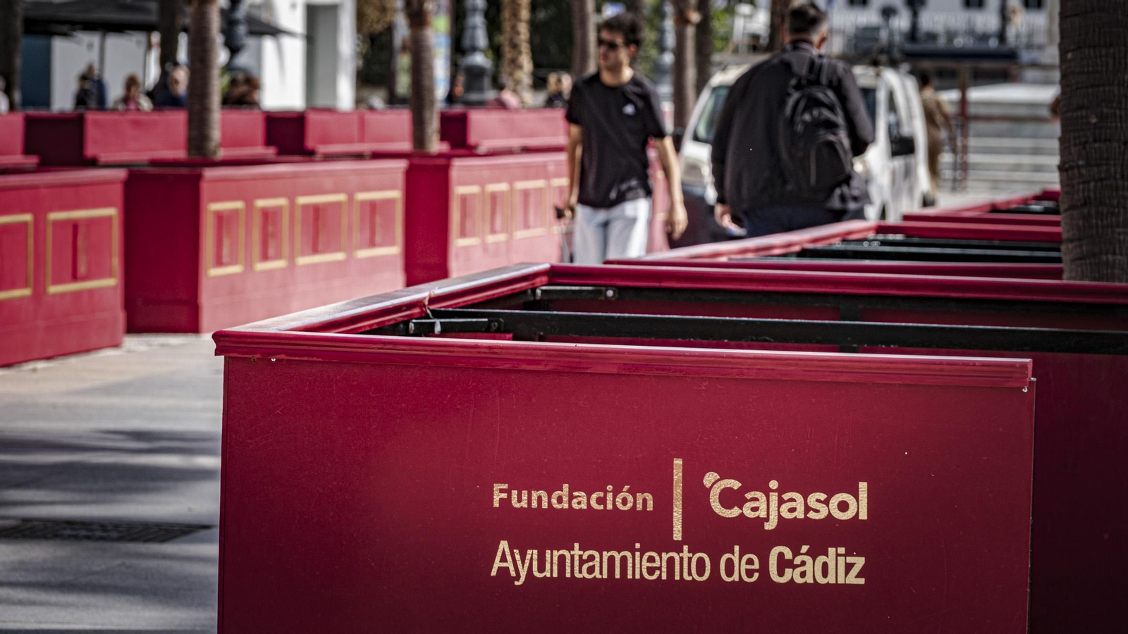 Las imágenes de cómo se prepara la ciudad de Cádiz para la Semana Santa 2025