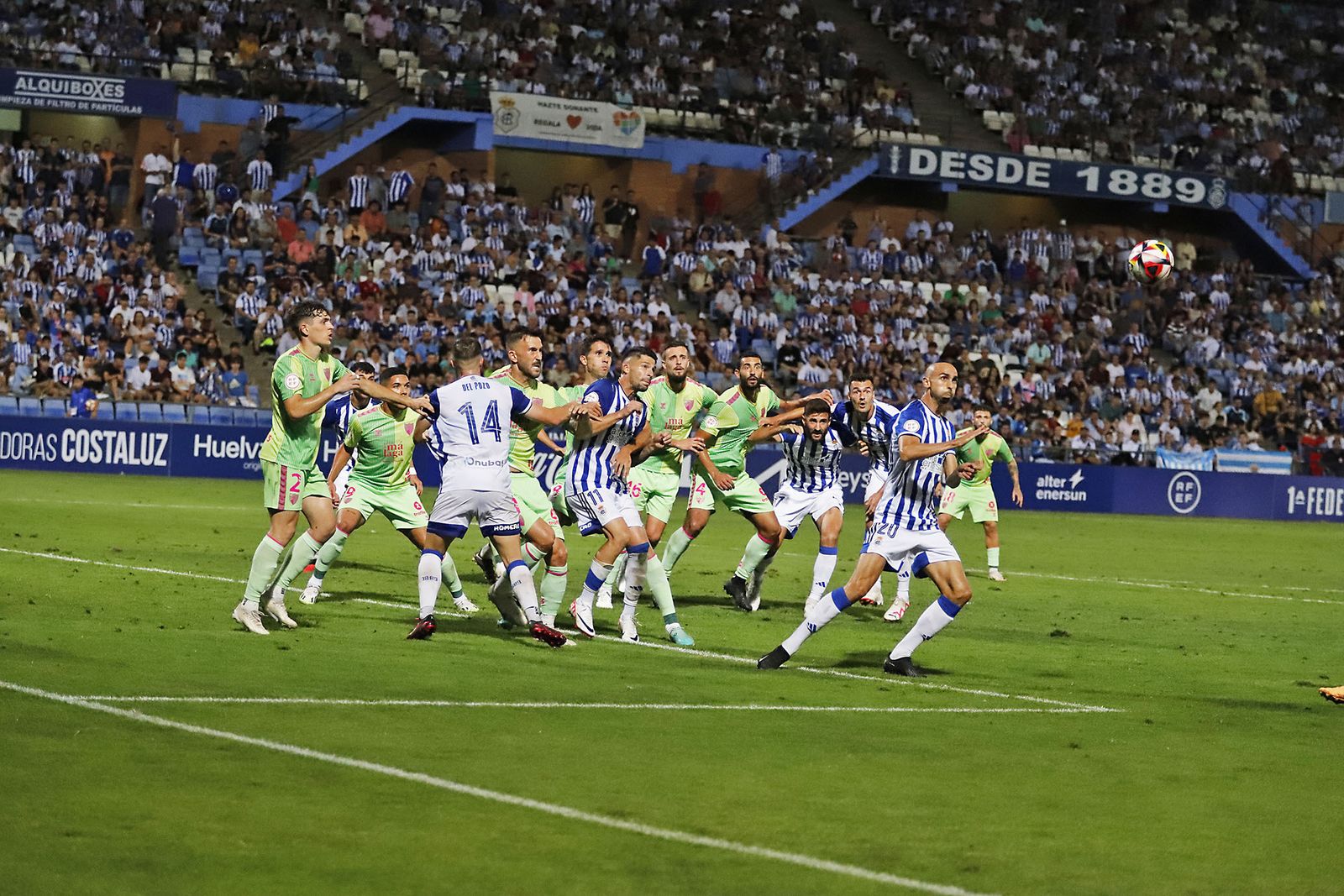 Imágenes del encuentro entre el Recreativo de Huelva y el Málaga