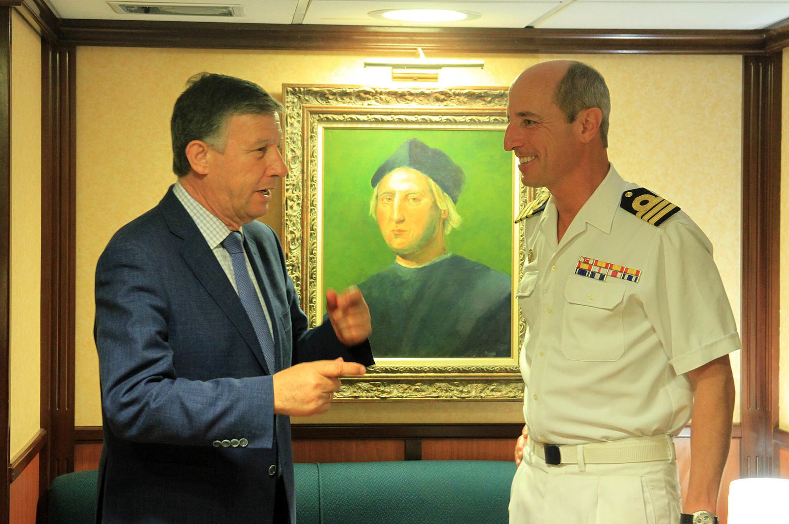 Imágenes de la Fragata Cristóbal Colón F-105