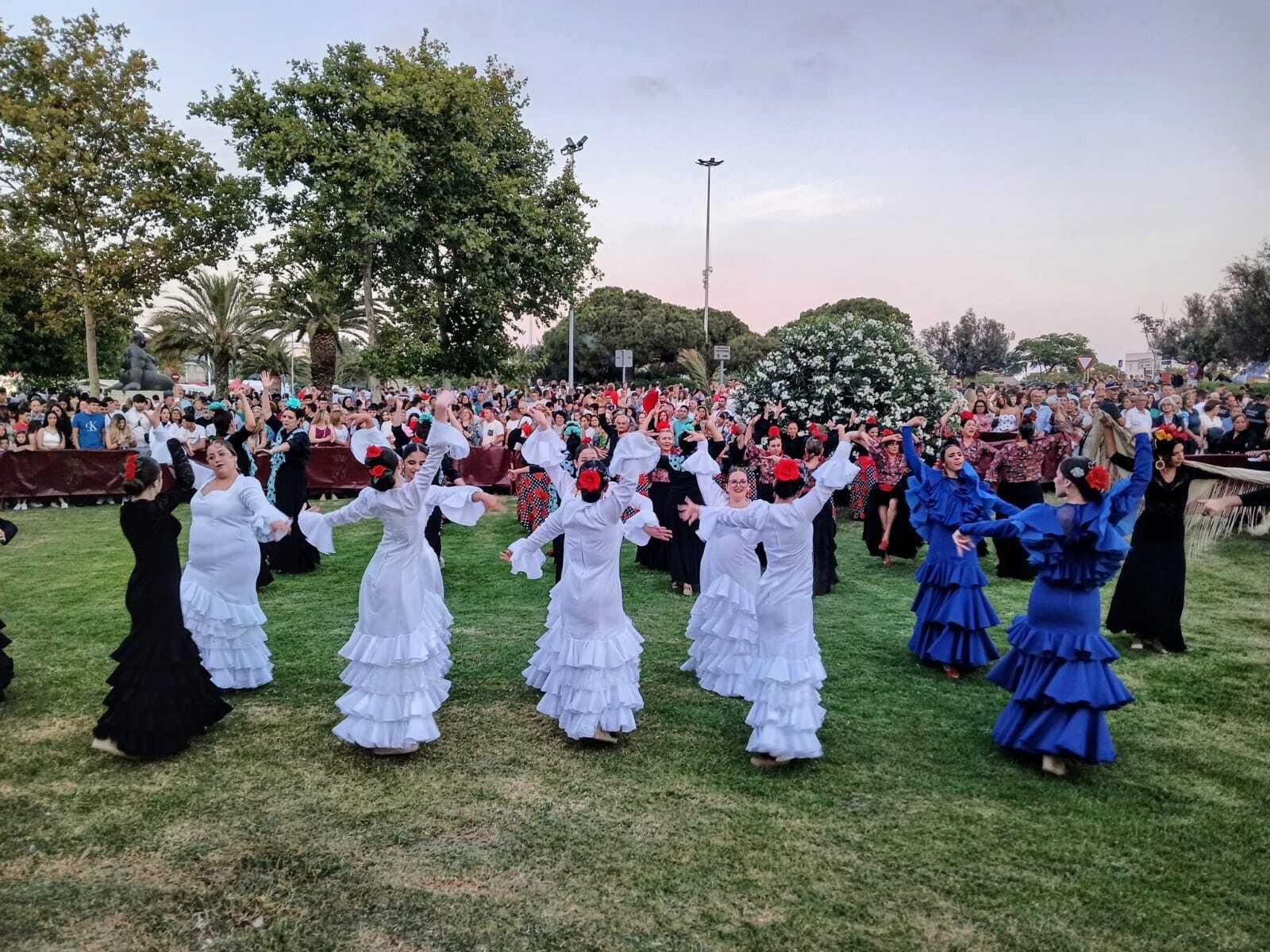 Imágenes de la Feria de Chiclana 2024: alumbrado y las primeras horas de fiesta