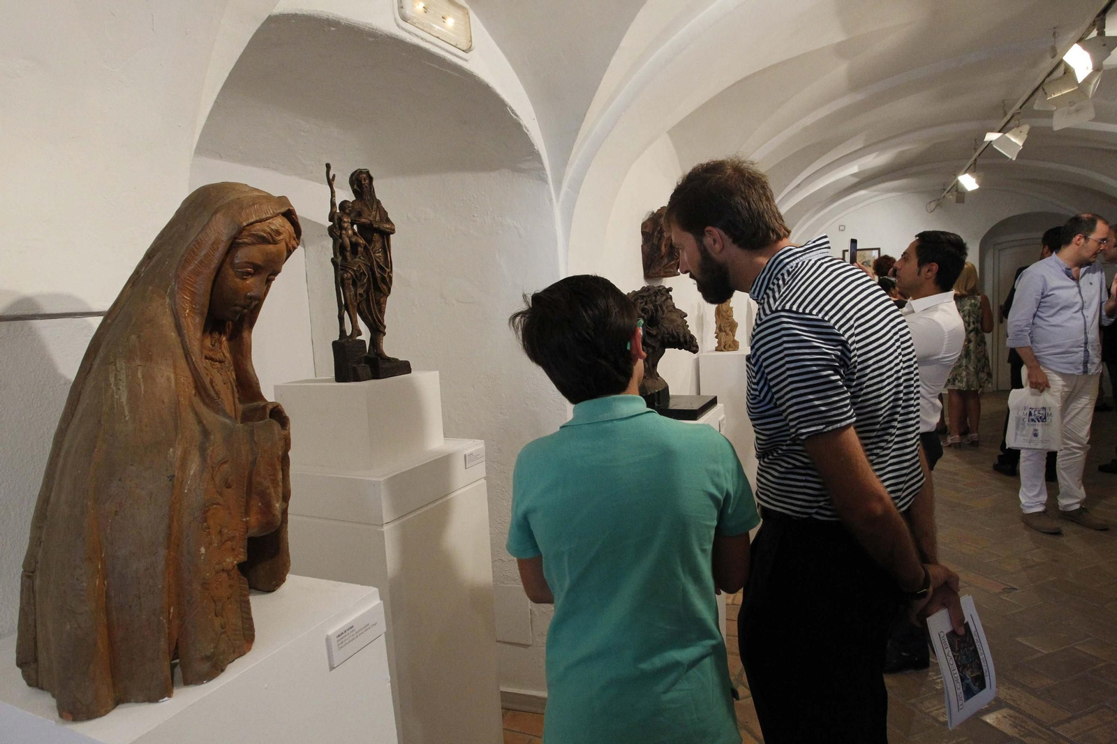 Visitantes a la colección de Ortega Brú, en 2016.