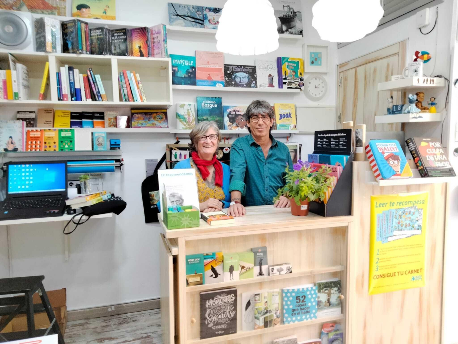 Lourdes Pineda y Pepe Garrido en la Librería 'El Aprendiz'