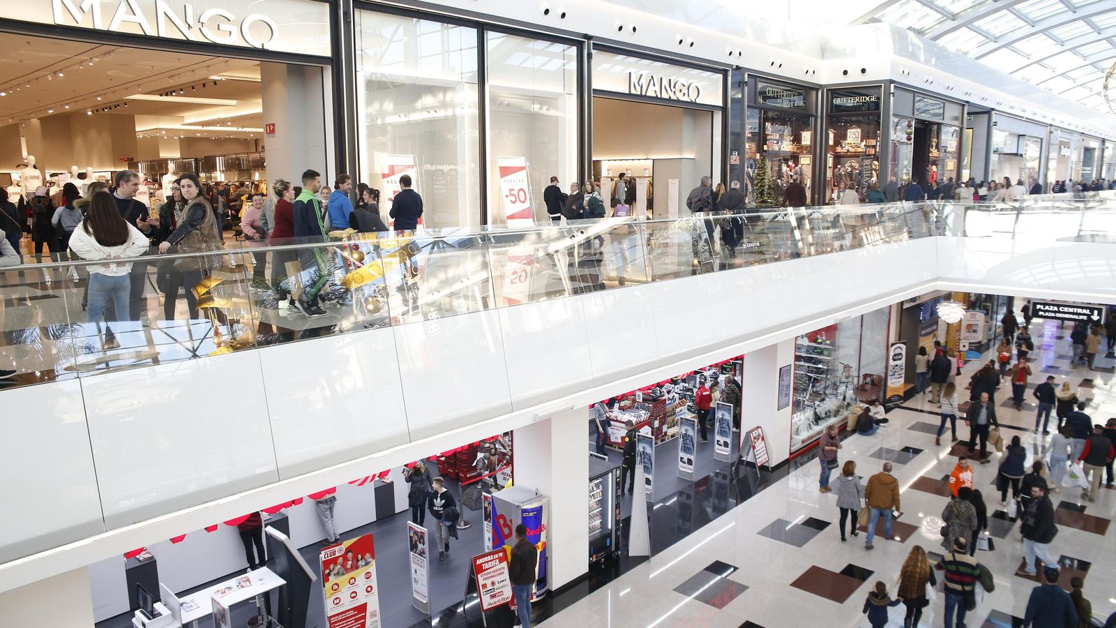 Compras en el centro comercial Nevada.