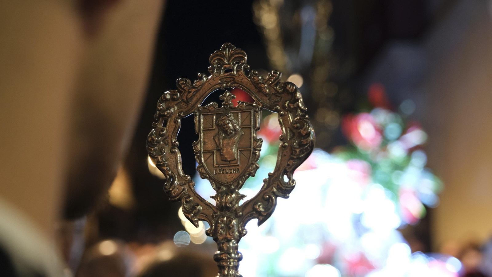 Procesión del Vía Crucis-Cristo de la Escucha en Almería, en imágenes