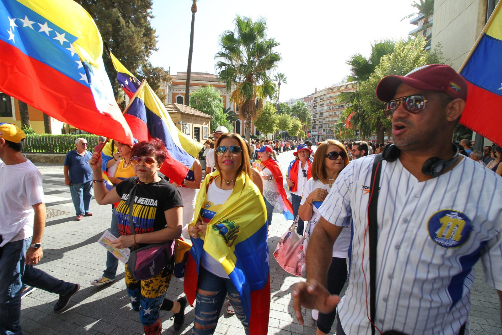 Imágenes del desfile Iberoamericano de bailes.