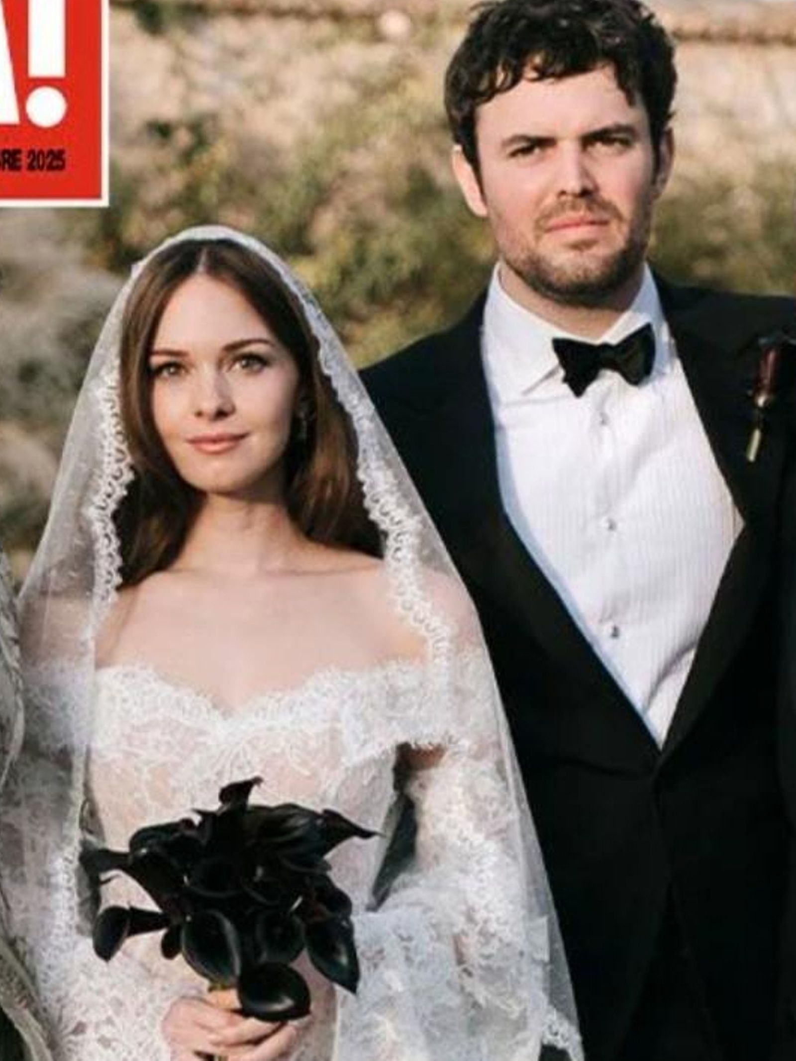 Stella del Carmen con su vestido nupcial y su ramo negro, en la portada de '¡Hola!'