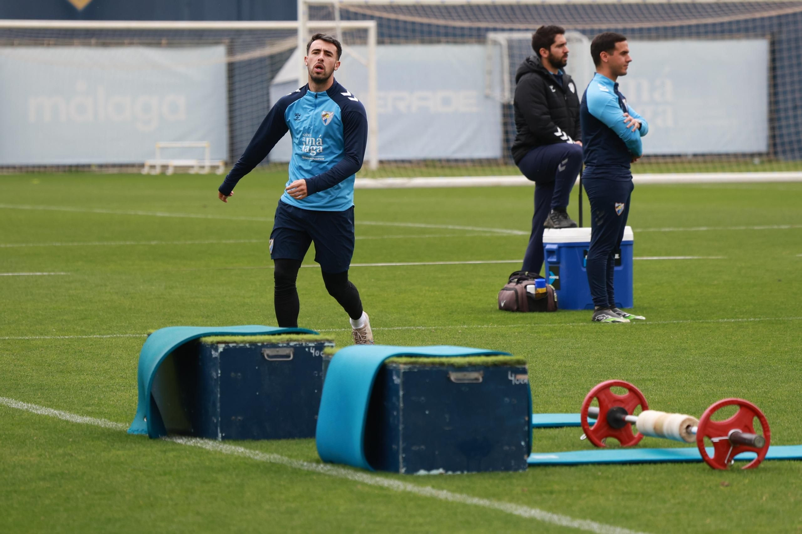 Ramón Enríquez: El capitán reaparece en muletas y sonriente