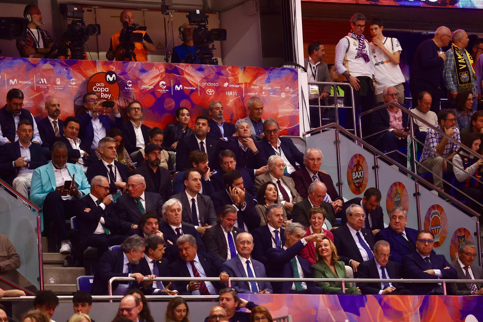 El palco de la final, con Florentino Pérez y Joan Laporta en la fila inferior El palco de la final, con Florentino Pérez y Joan Laporta en la fila inferior
