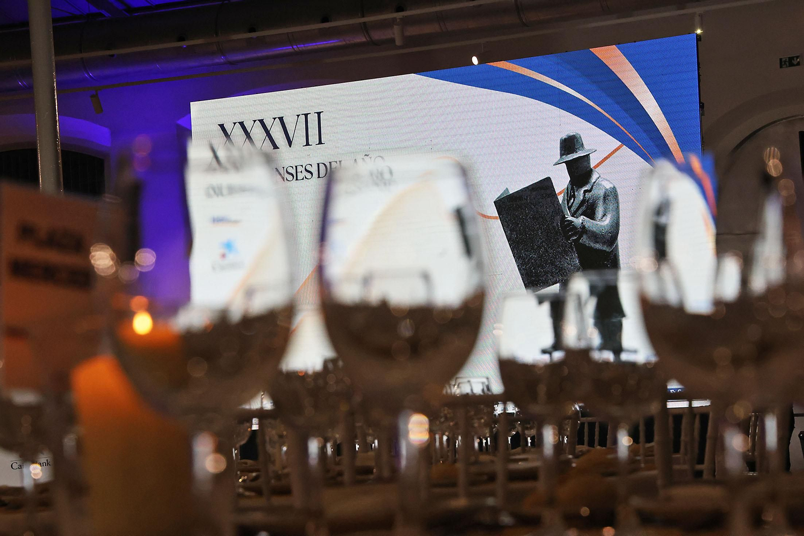 Imágenes de los invitados a la gala de los  37 premios Onubenses del Año