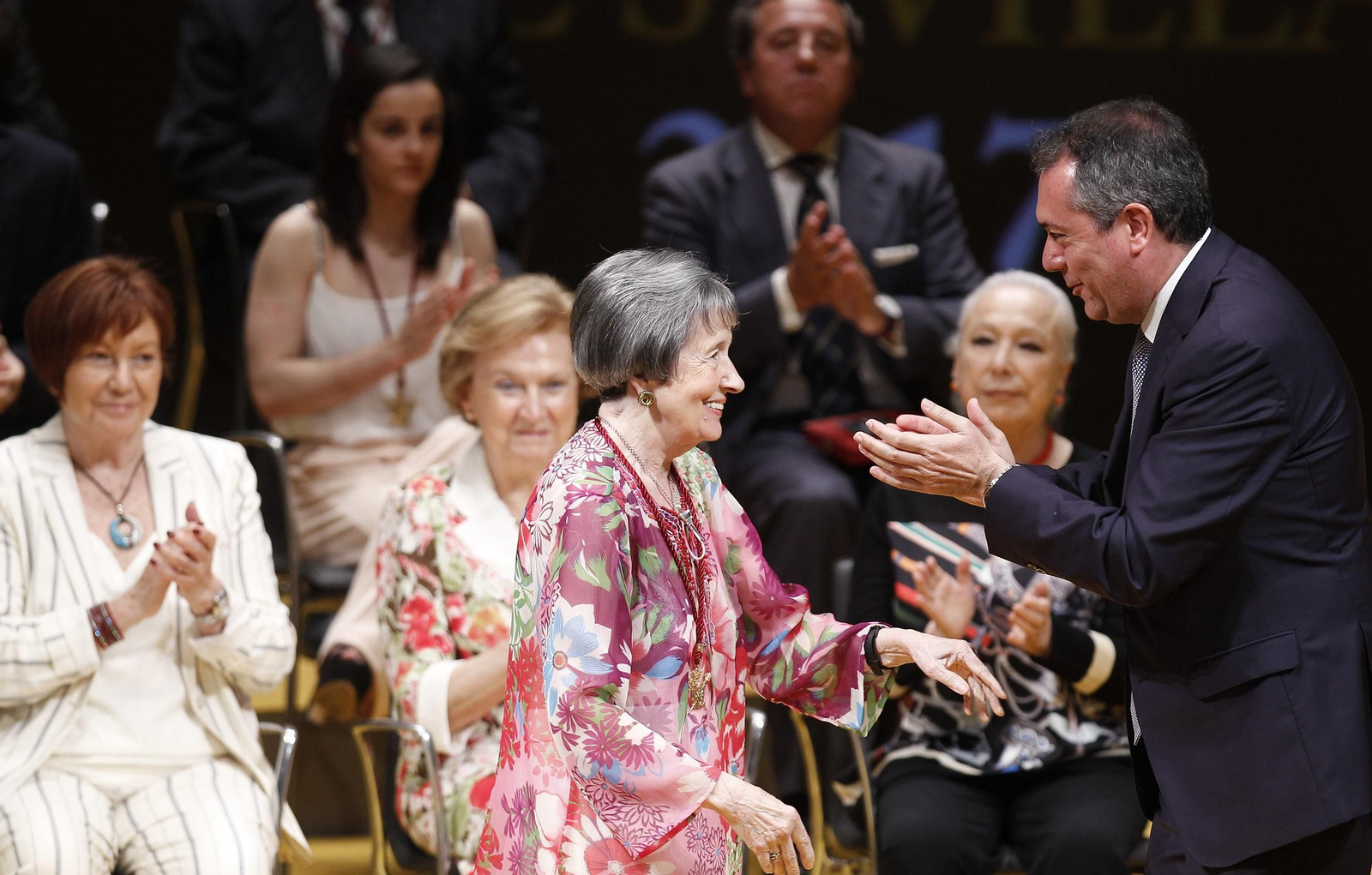La entrega de las medallas de Sevilla, en imágenes