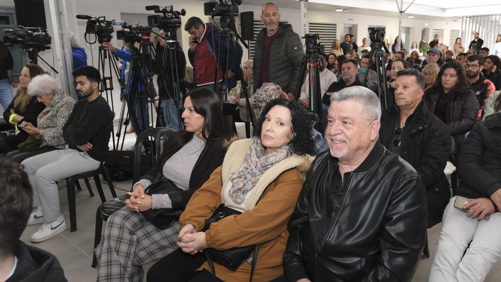 Las imágenes de la entrega de viviendas de VPO en Costacabana