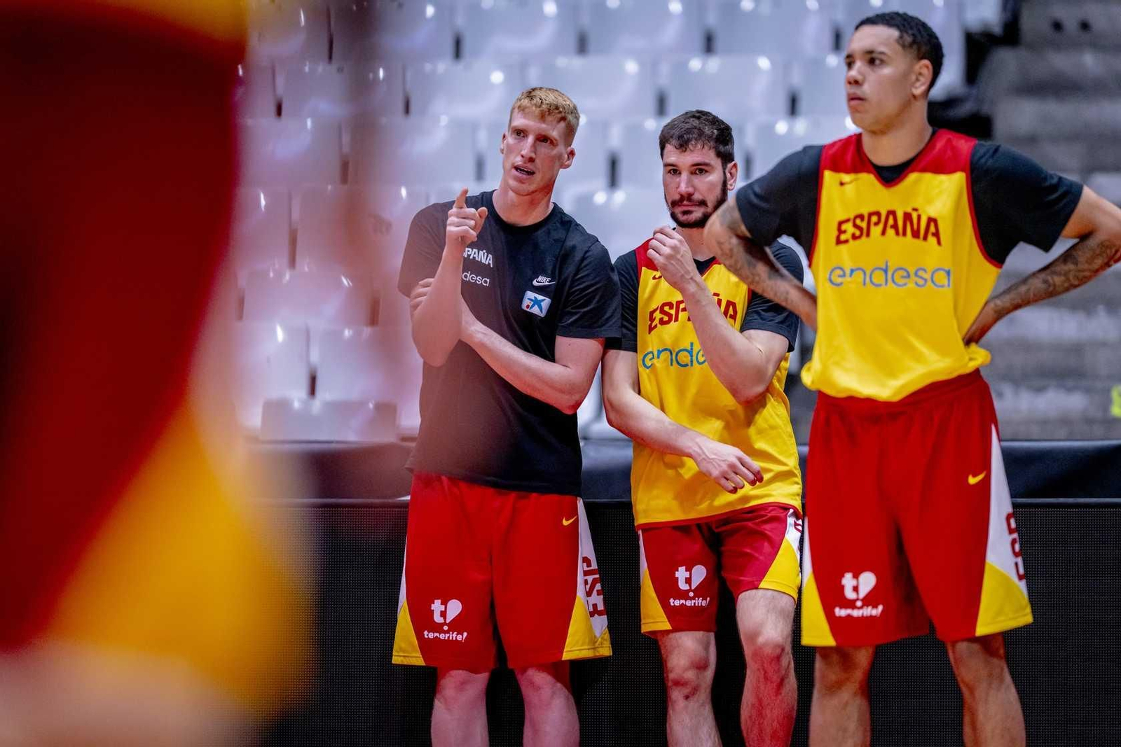 España se entrena en el Olímpic de Badalona con Alberto Díaz de espectador