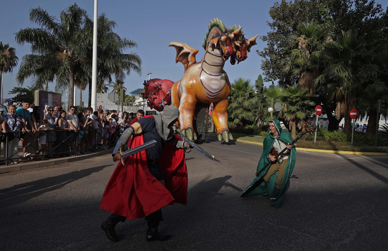 Búscate en las fotos de la cabalgata de la Feria Real de Algeciras 2025