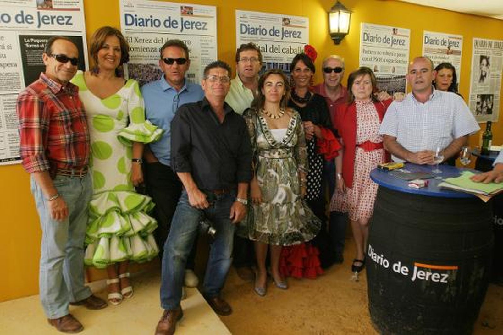 Un grupo de técnicos de Aguas de Jerez posa en la caseta del Diario.

Foto: Vanesa Lobo