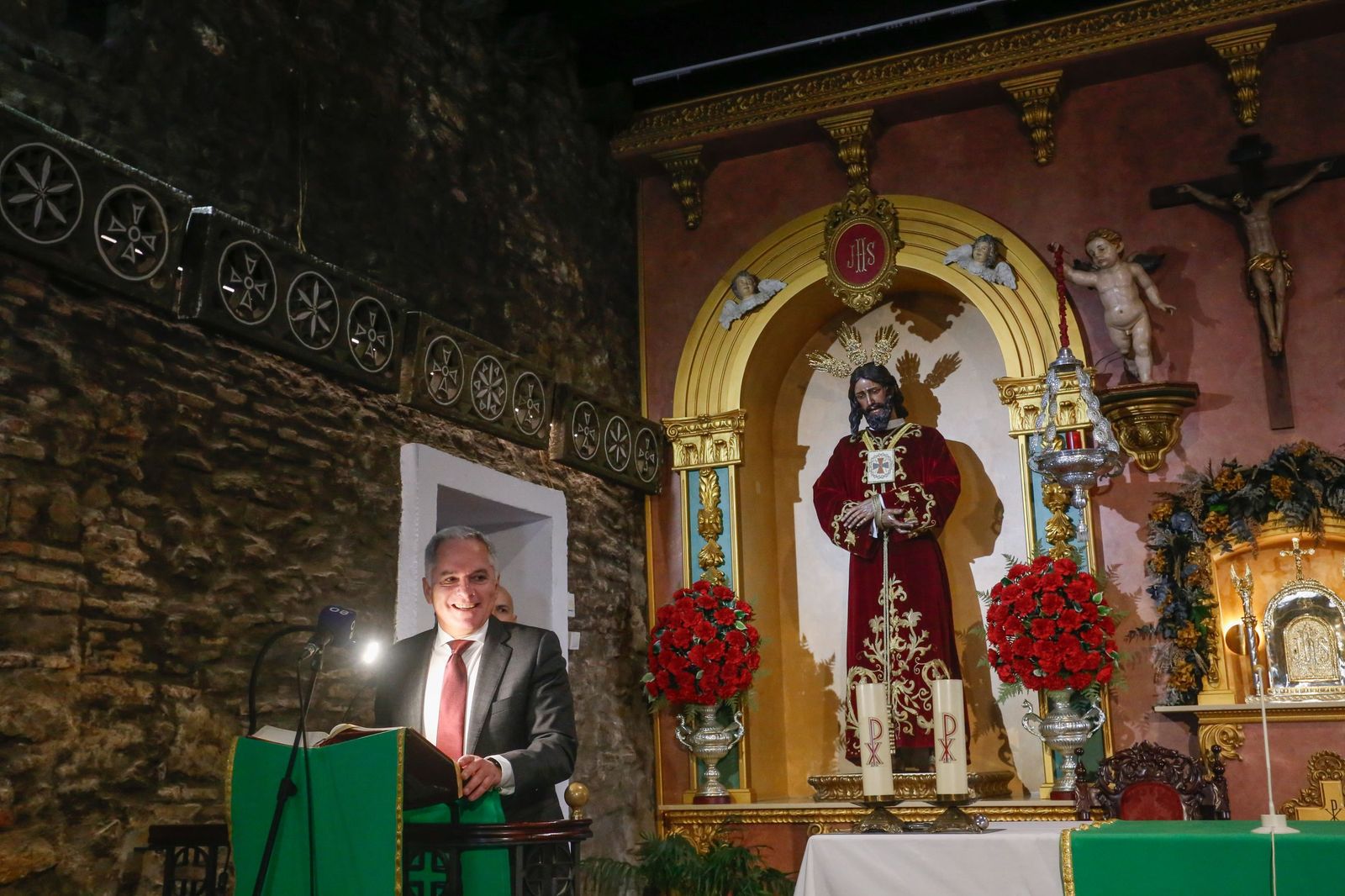 Las fotografías de la presentación del cartel de Valentín Rivera para la tertulia cofrade La Levantá