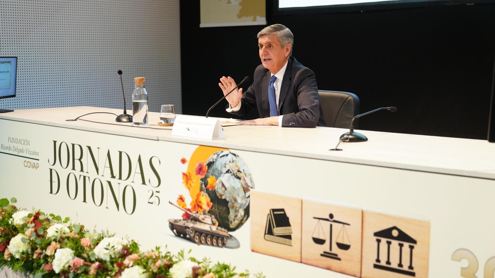 Pedro González-Trevijano Sánchez, durante su conferencia.