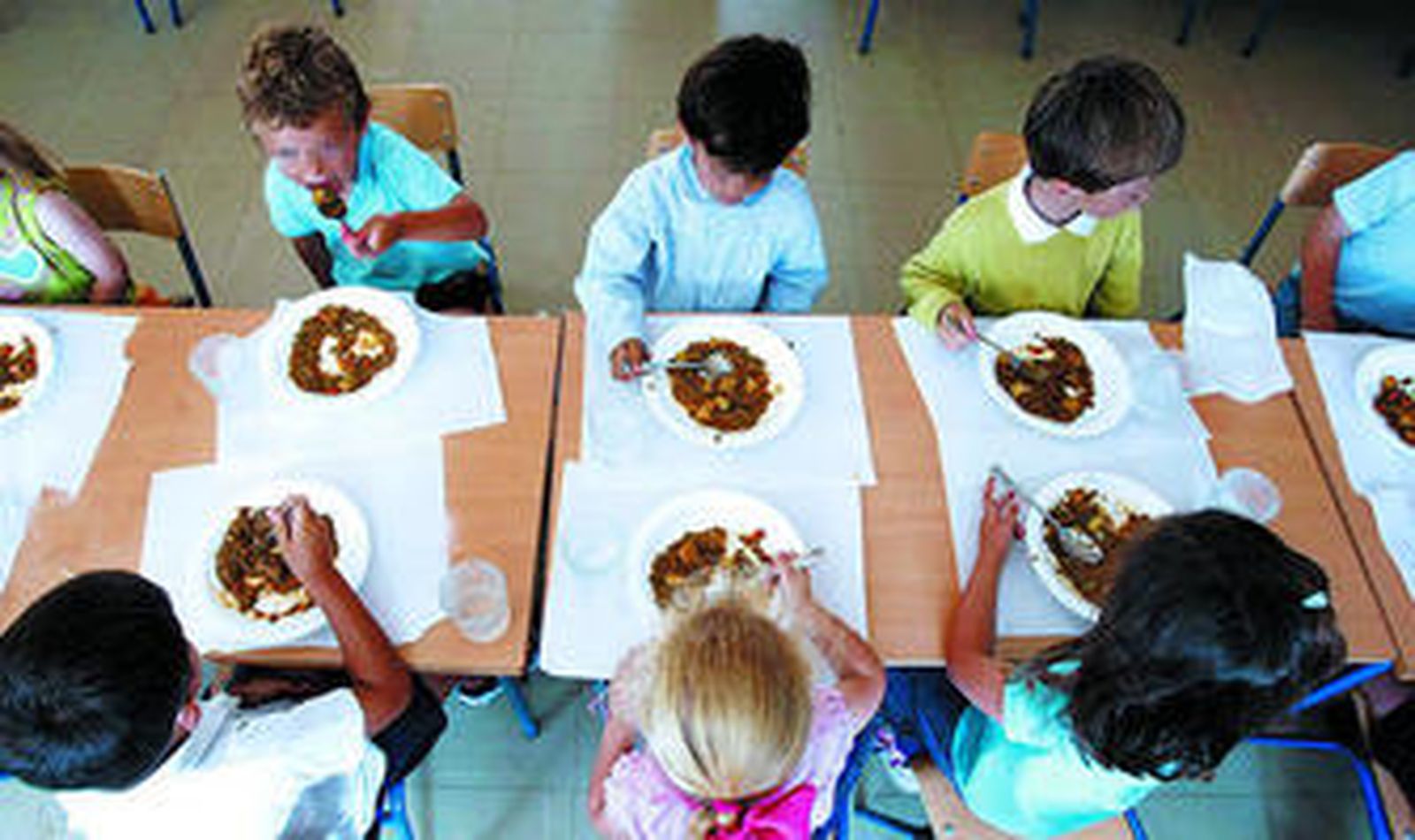 El suministro a los colegios se realiza a través de cocinas externas o 'in situ' en el centro.