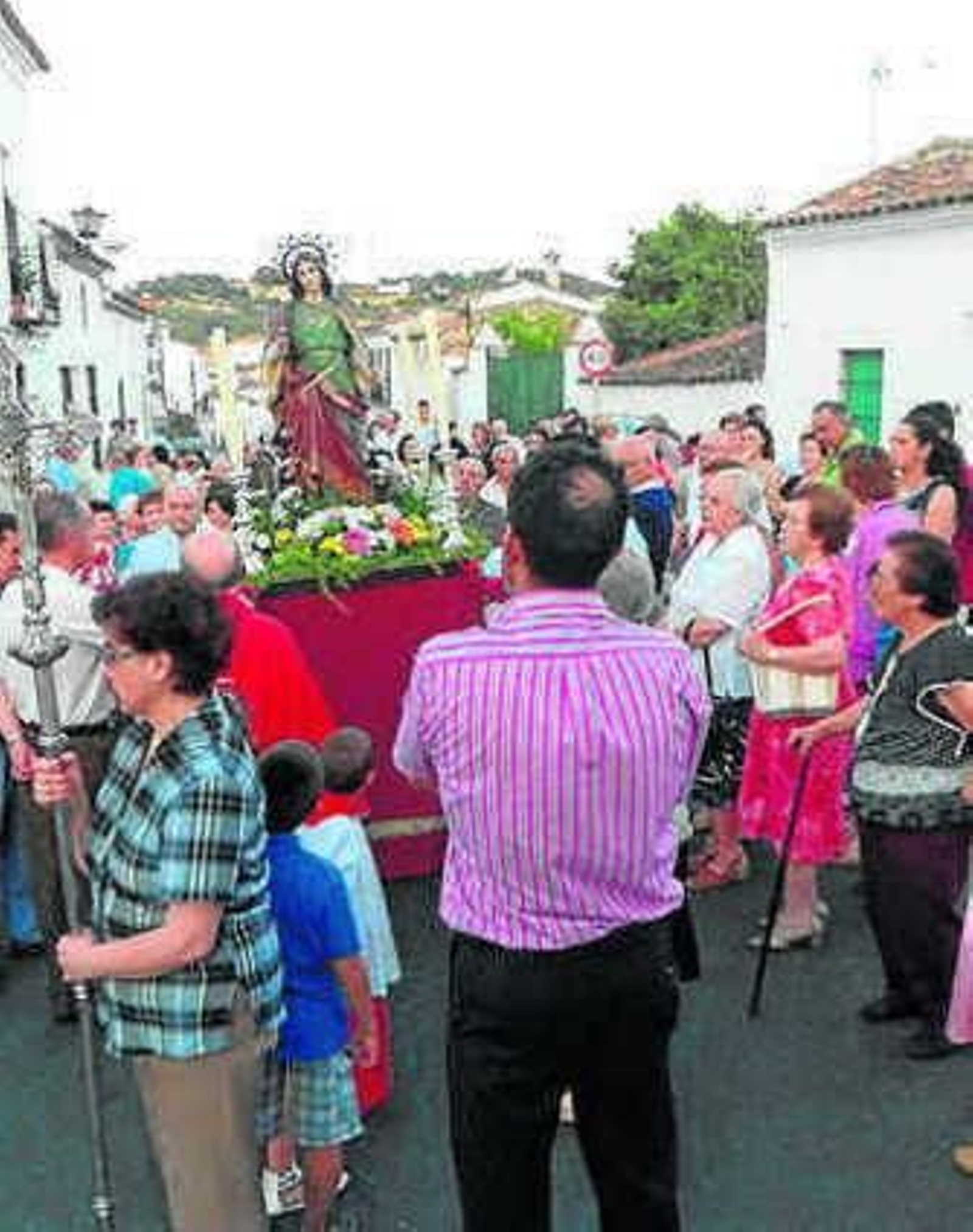Emotiva visita de Santa Lucía a los vecinos de su barrio