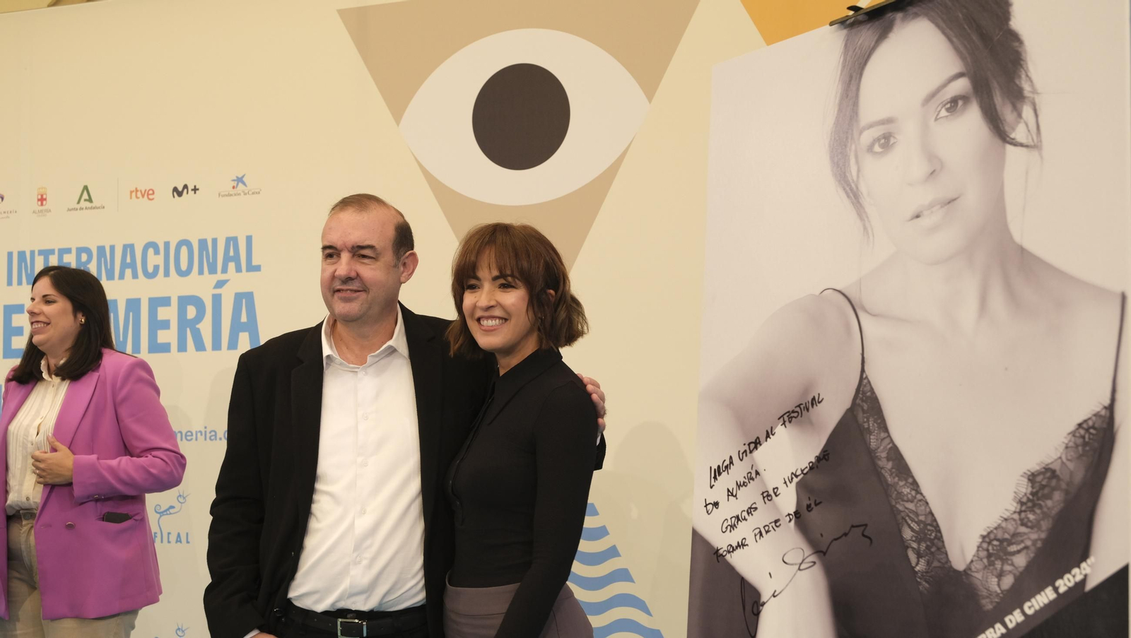 Verónica Sánchez, una estrella de FICAL en el Paseo de la Fama de Almería, en imágenes