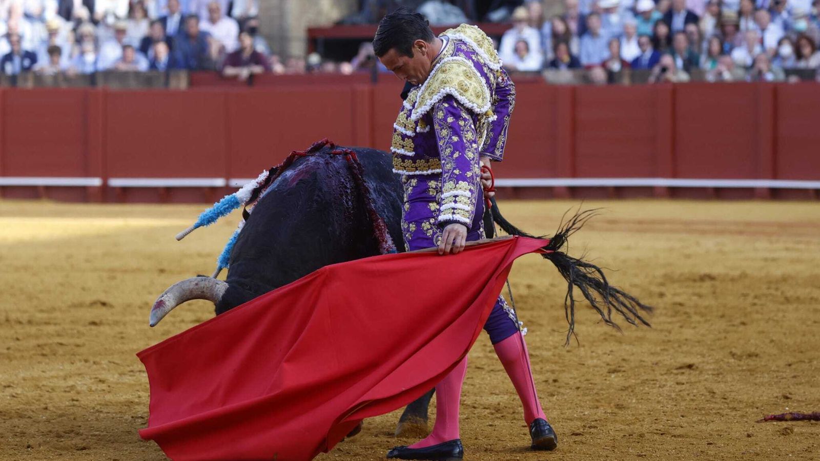 José María Manzanares haciendo un pase.