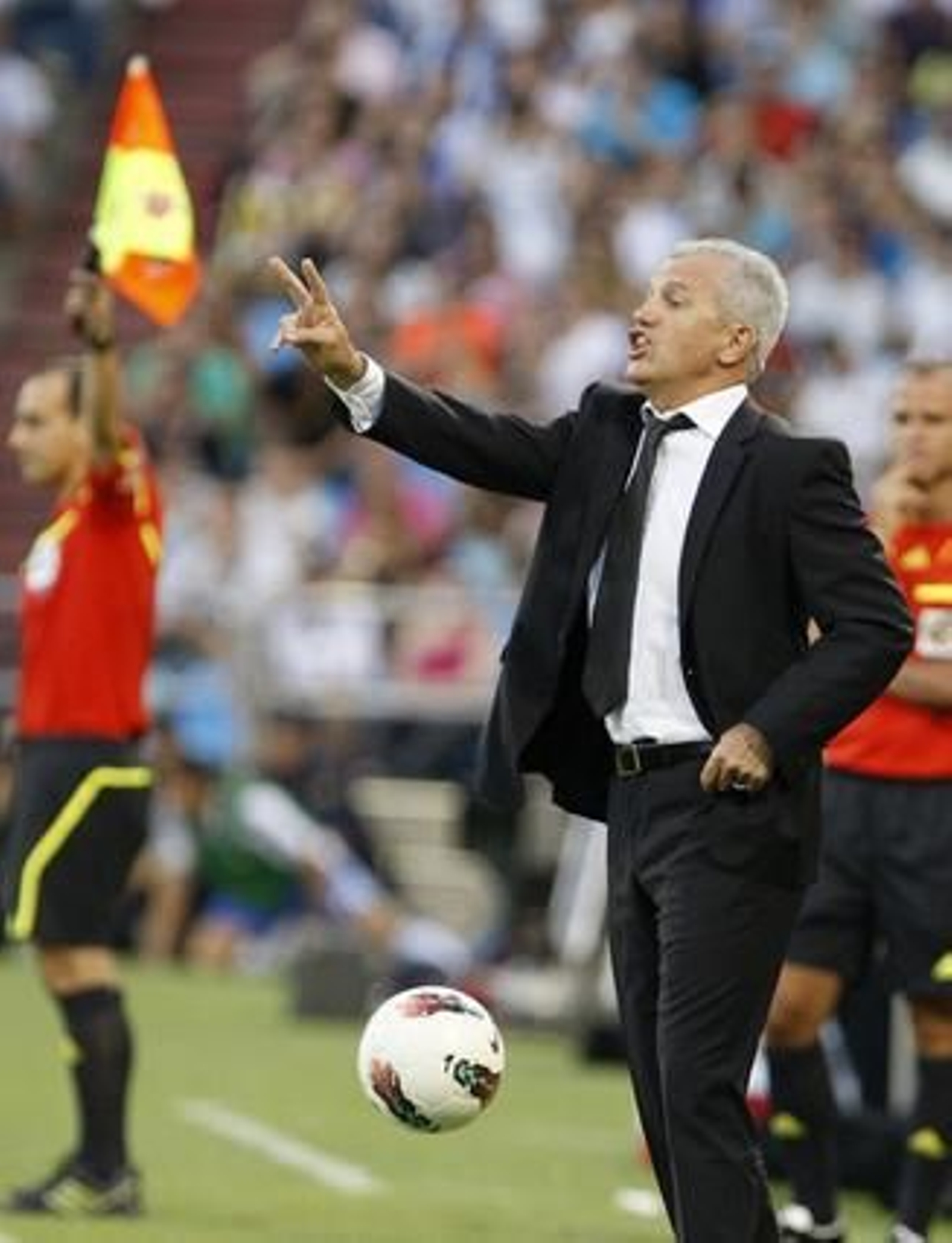 Los de Mourinho se estrenan con una cómoda y abultada victoria.

Foto: EFE